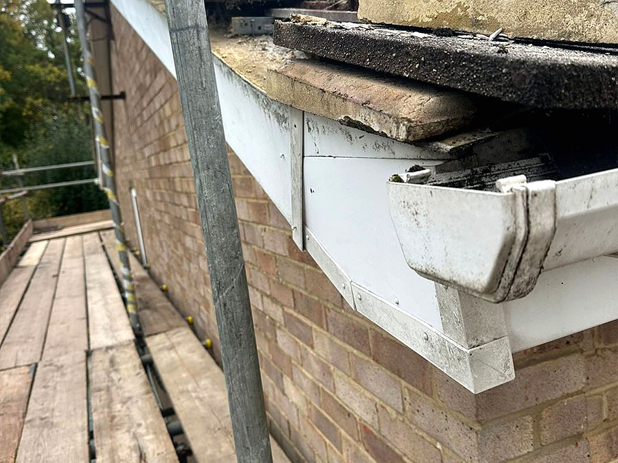 What rotten fascia looks like